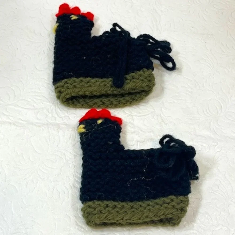 Two (2) Crocheted/Knitted Chicken/Hen Egg Cozies Covers Holder Decor 3